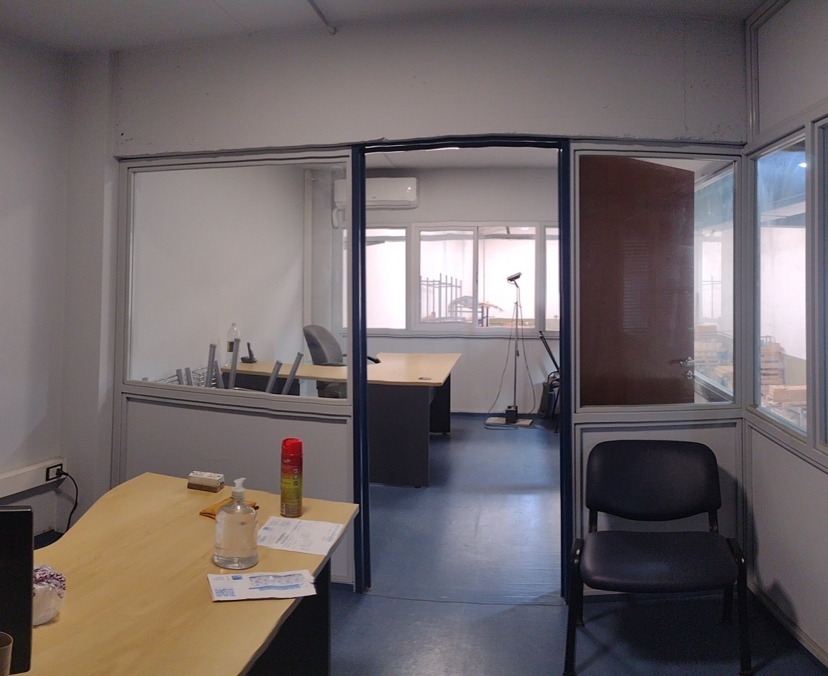 Deposito y departamento 4 ambientes venta en block