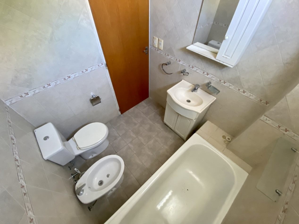 Depto. 2 amb. CON COCHERA - Villa Ballester Centro. 