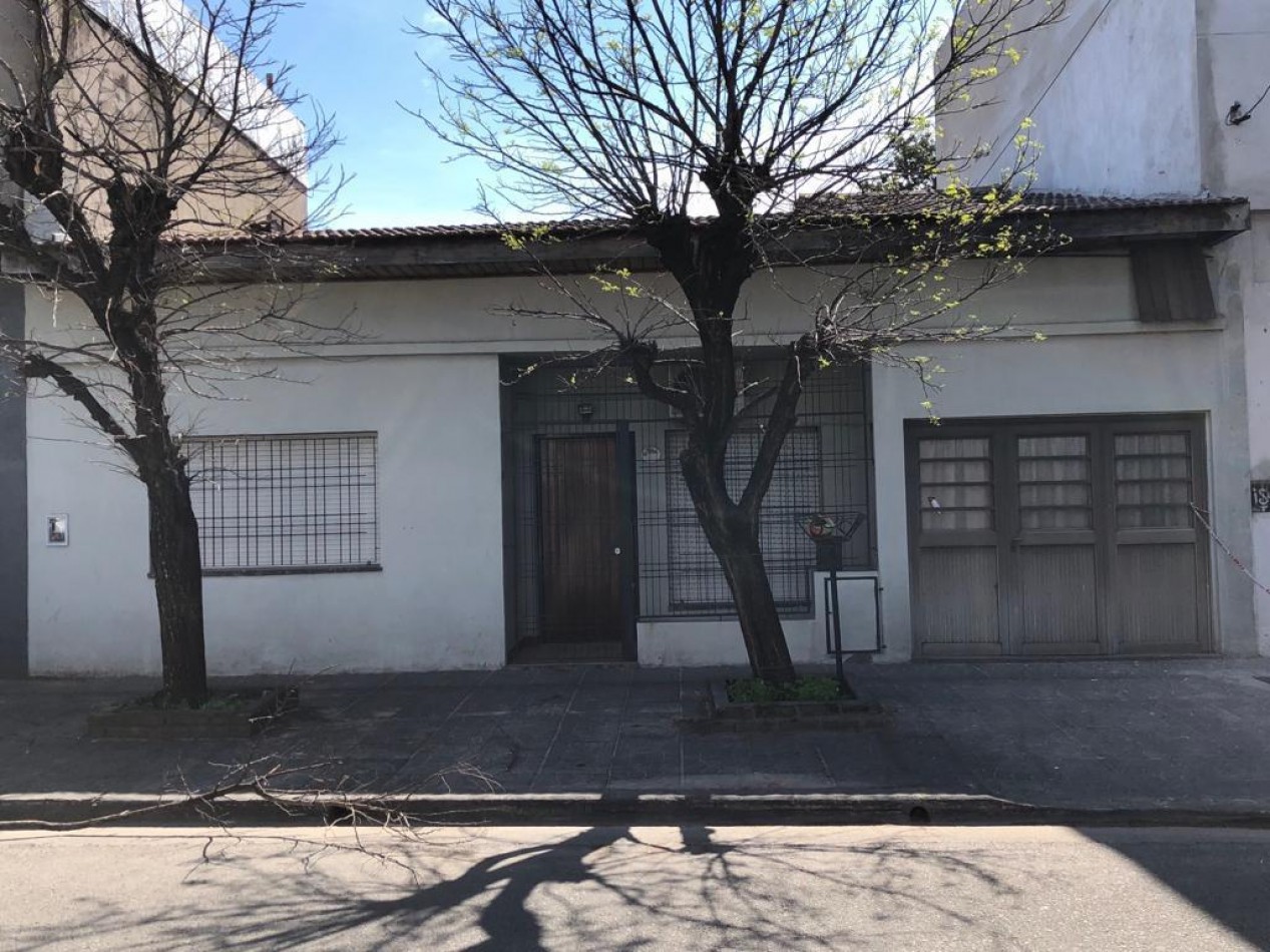 Casa 4 ambientes cochera doble - Villa Maipu