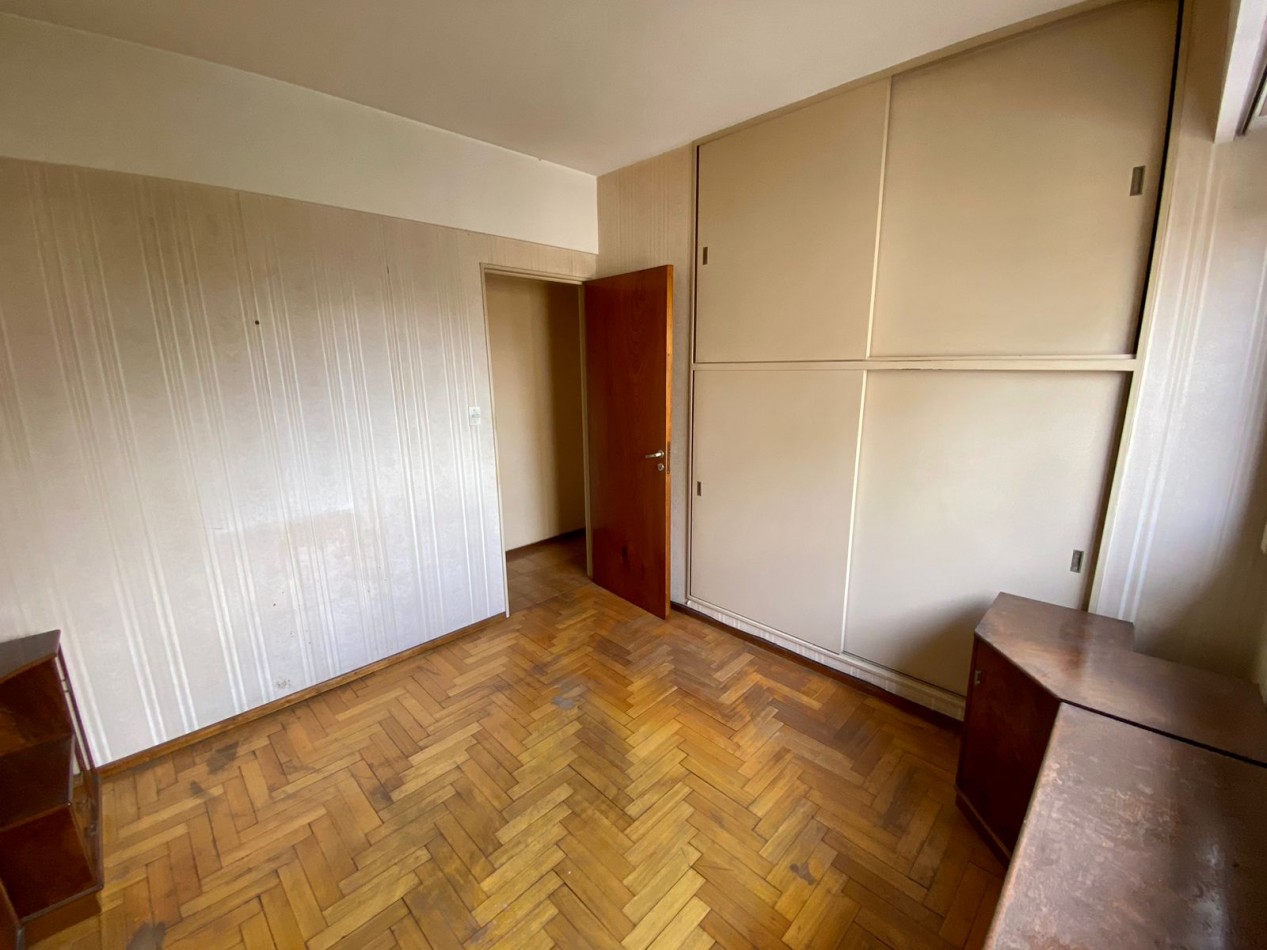 Excelente departamento de 3 ambientes con COCHERA cubierta - Centro San Martin