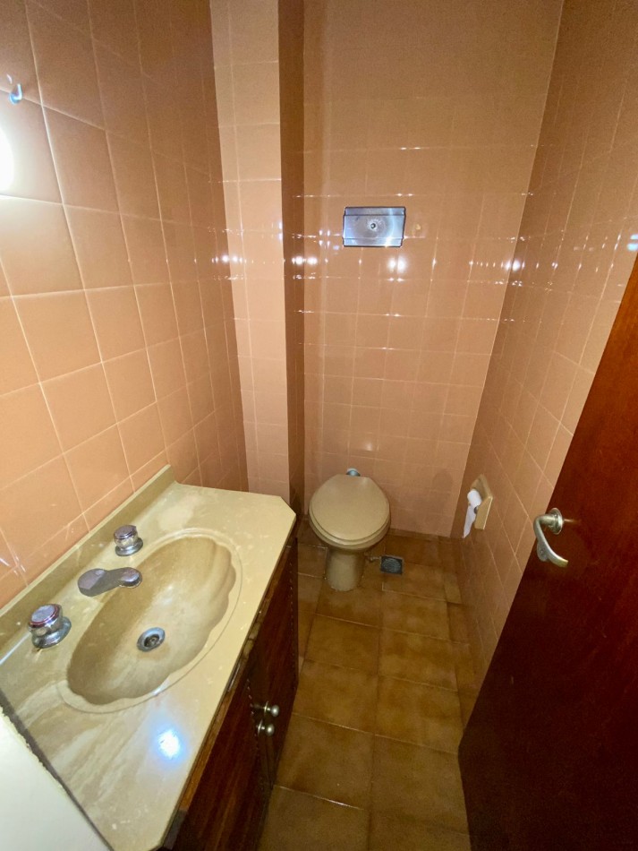 Excelente departamento de 3 ambientes con COCHERA cubierta - Centro San Martin