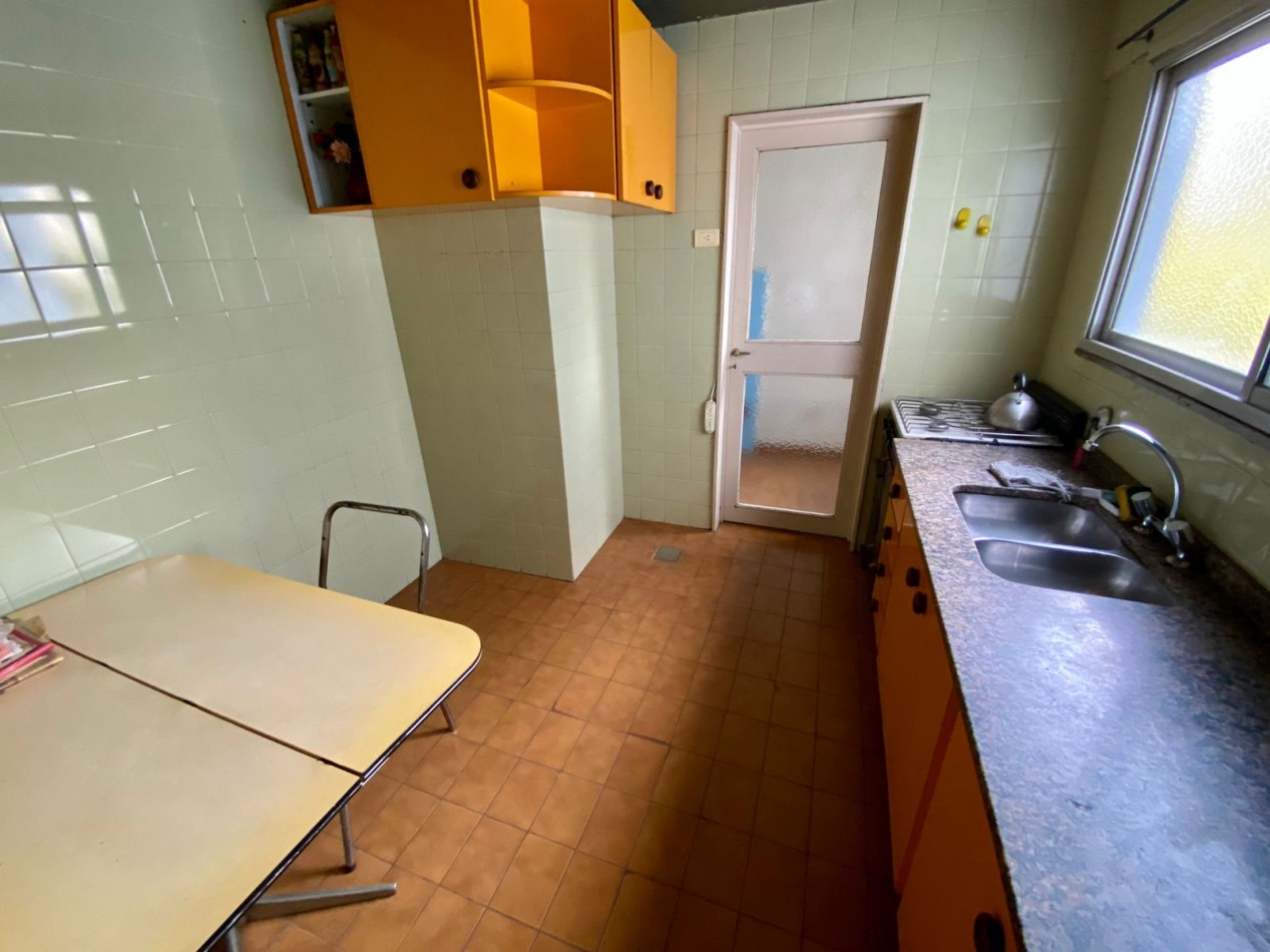 Excelente departamento de 3 ambientes con COCHERA cubierta - Centro San Martin