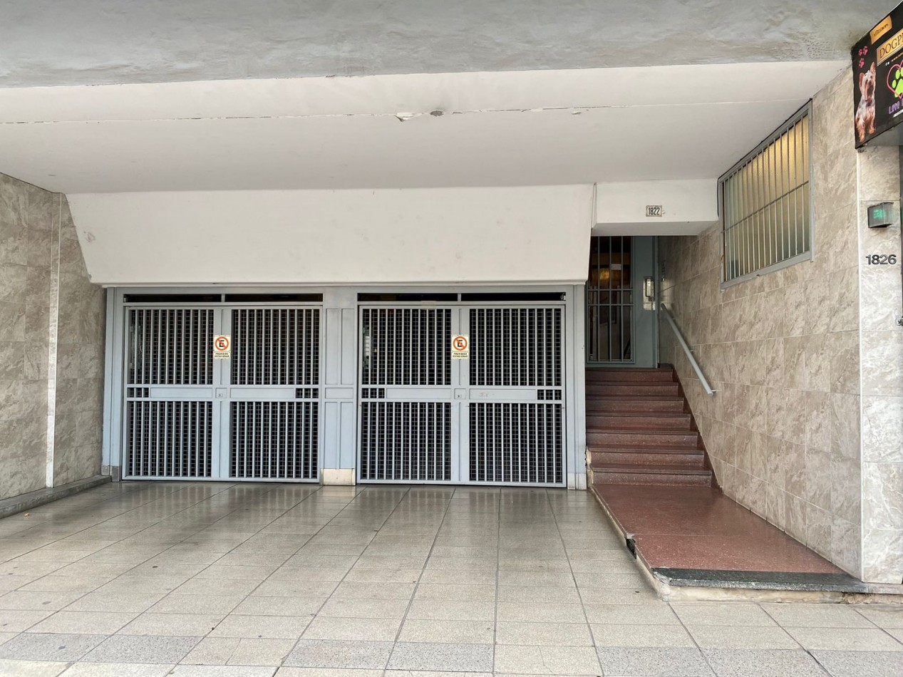 Excelente departamento de 3 ambientes con COCHERA cubierta - Centro San Martin