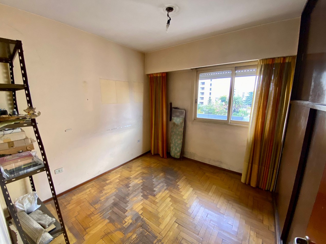 Excelente departamento de 3 ambientes con COCHERA cubierta - Centro San Martin