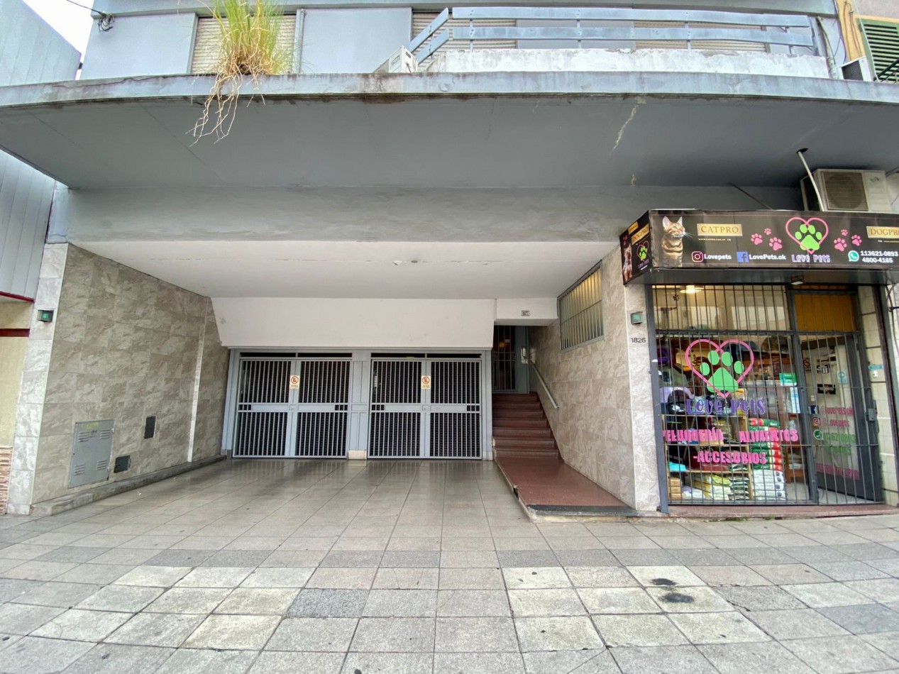 Excelente departamento de 3 ambientes con COCHERA cubierta - Centro San Martin