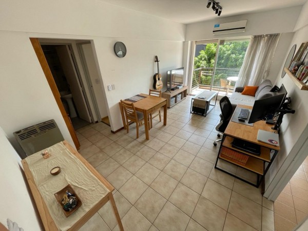 Departamento 2 ambientes con cochera cubierta