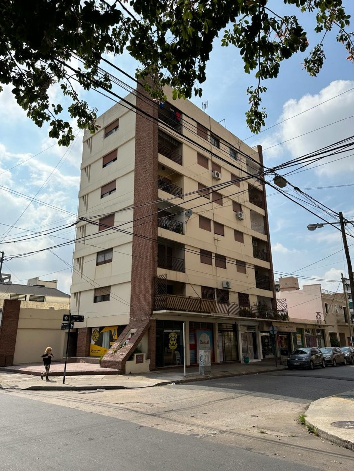 Dpto 2 ambientes Amplio. -  Centro San Martin. 
