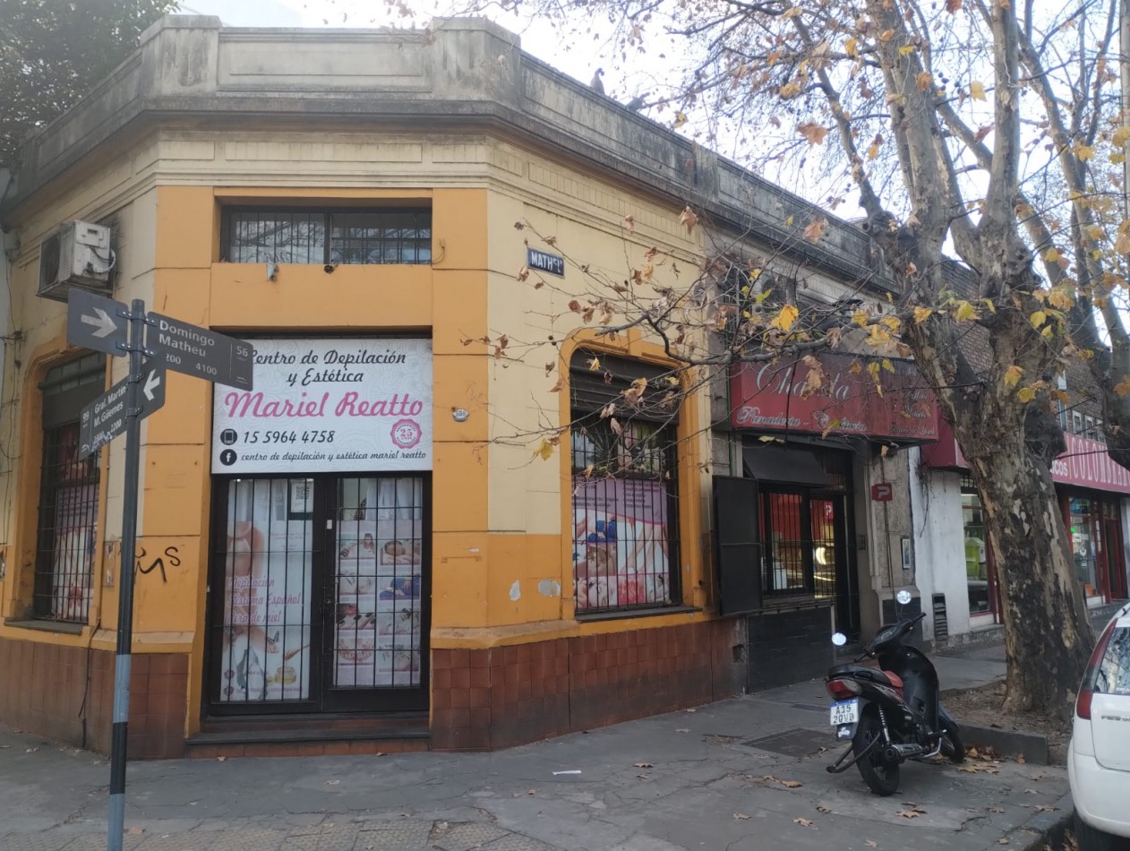 Local esquina - Centro San Martin. 