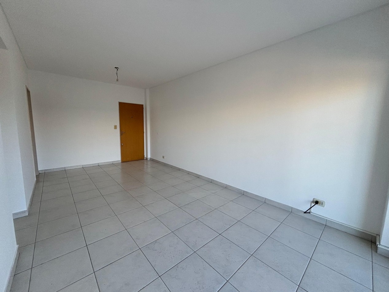 Hermoso depto.  3 ambientes con cochera cubierta - San Martin Centro