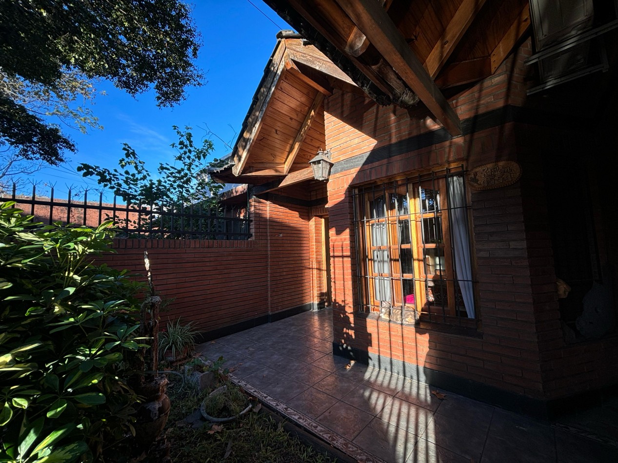 Hermosa casa de 4 ambientes en venta - San Martin