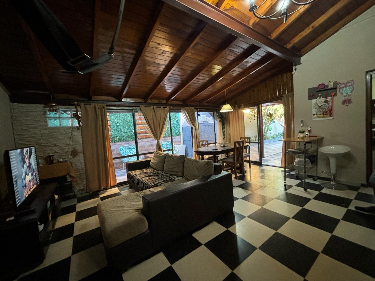 Hermosa casa de 4 ambientes en venta - San Martin