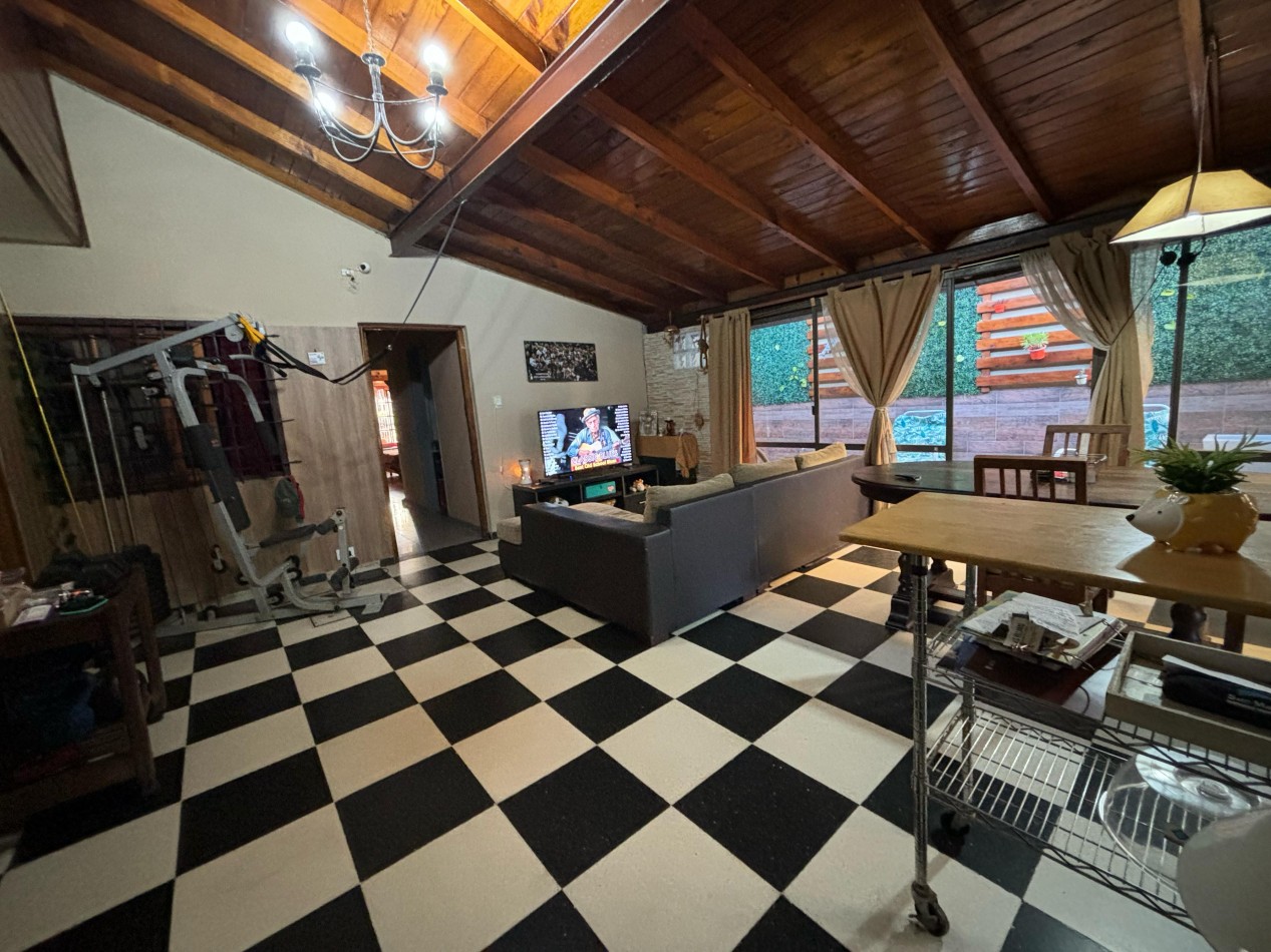 Hermosa casa de 4 ambientes en venta - San Martin