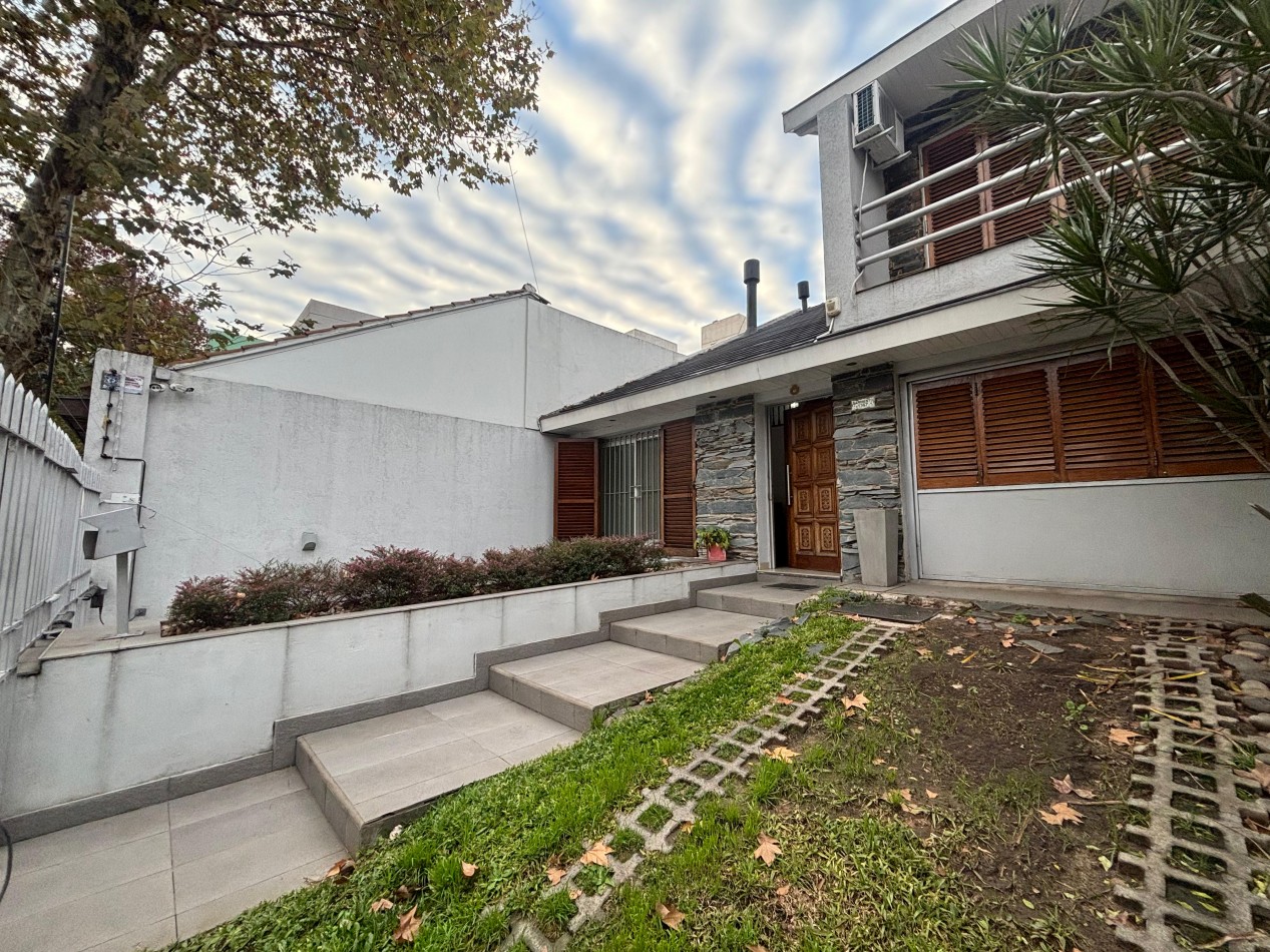 Hermosa casa de 4 ambientes - San Martin centro