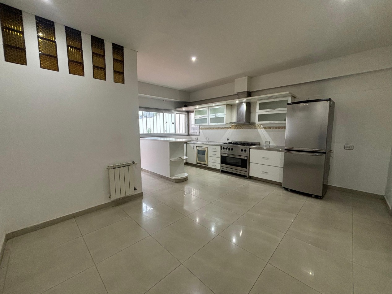 Hermosa casa de 4 ambientes - San Martin centro