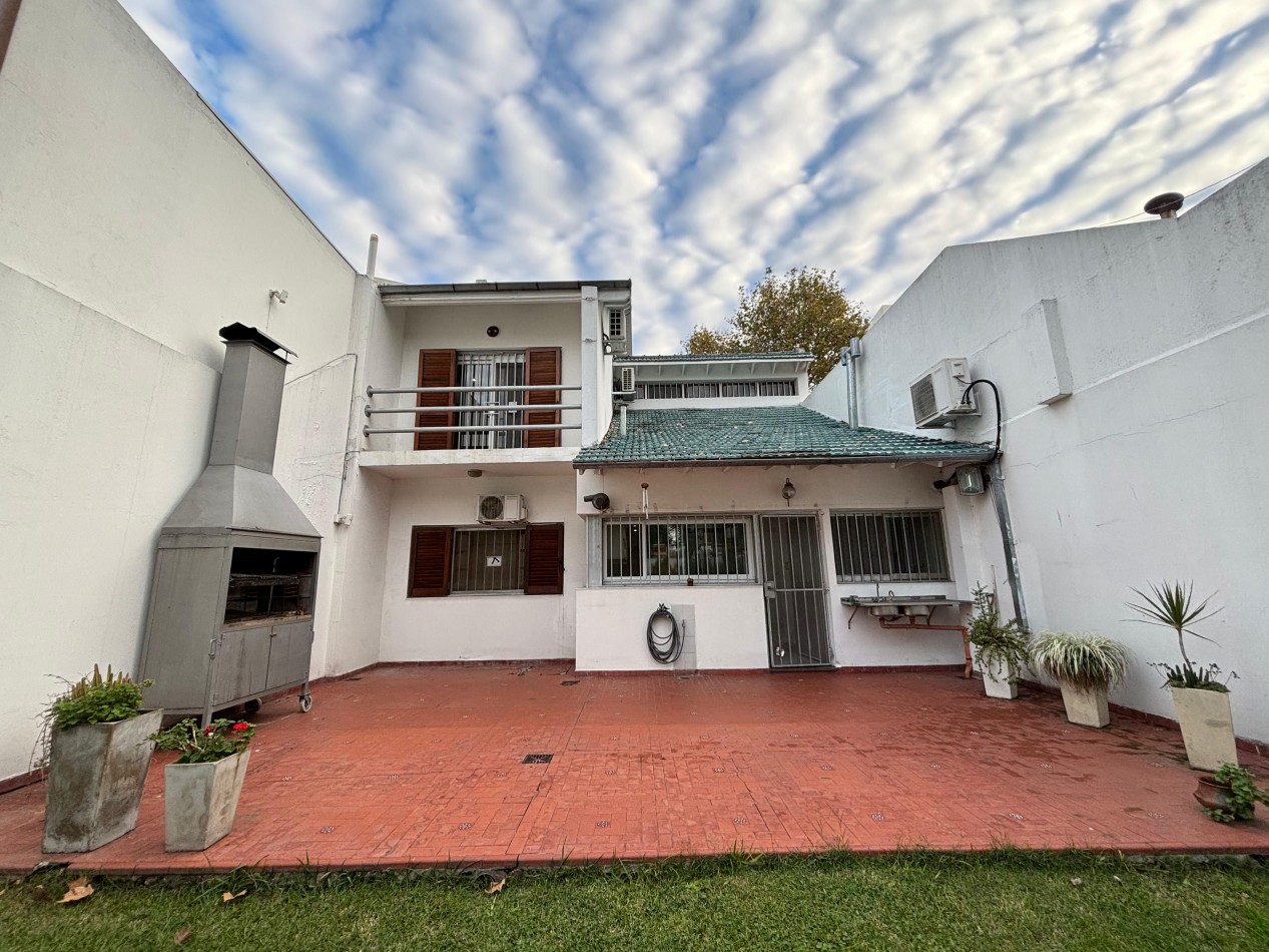 Hermosa casa de 4 ambientes - San Martin centro