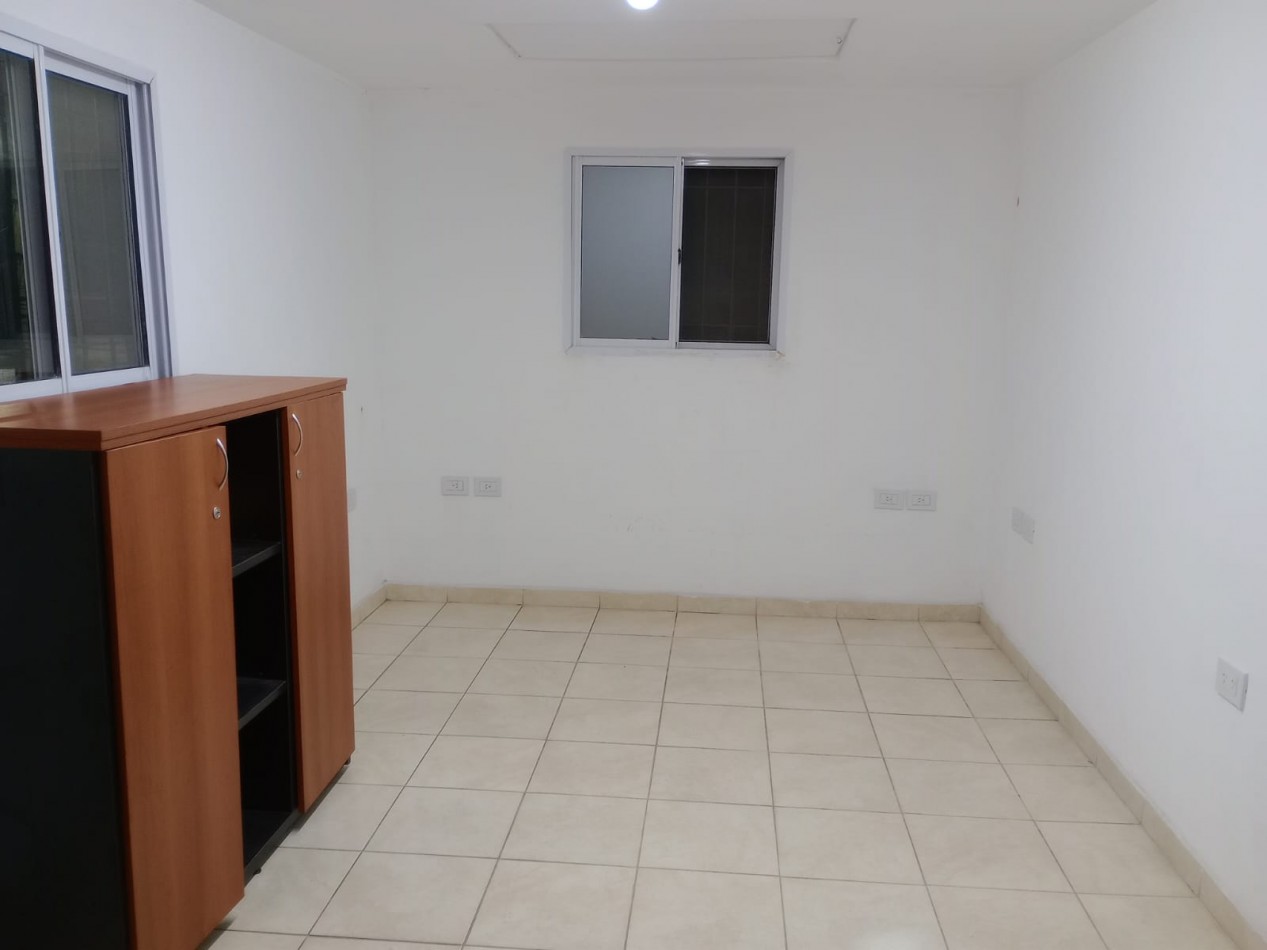 OFICINA / CONSULTORIO CENTRICO - Villa Ballester 