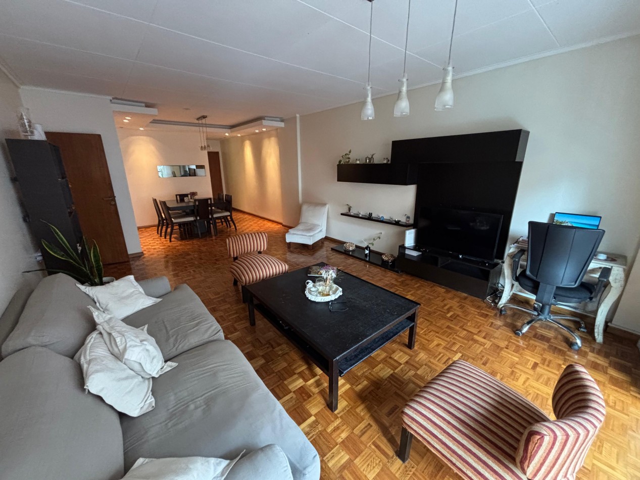 Depto 4 Amb. Dep. de Servicio y Cochera