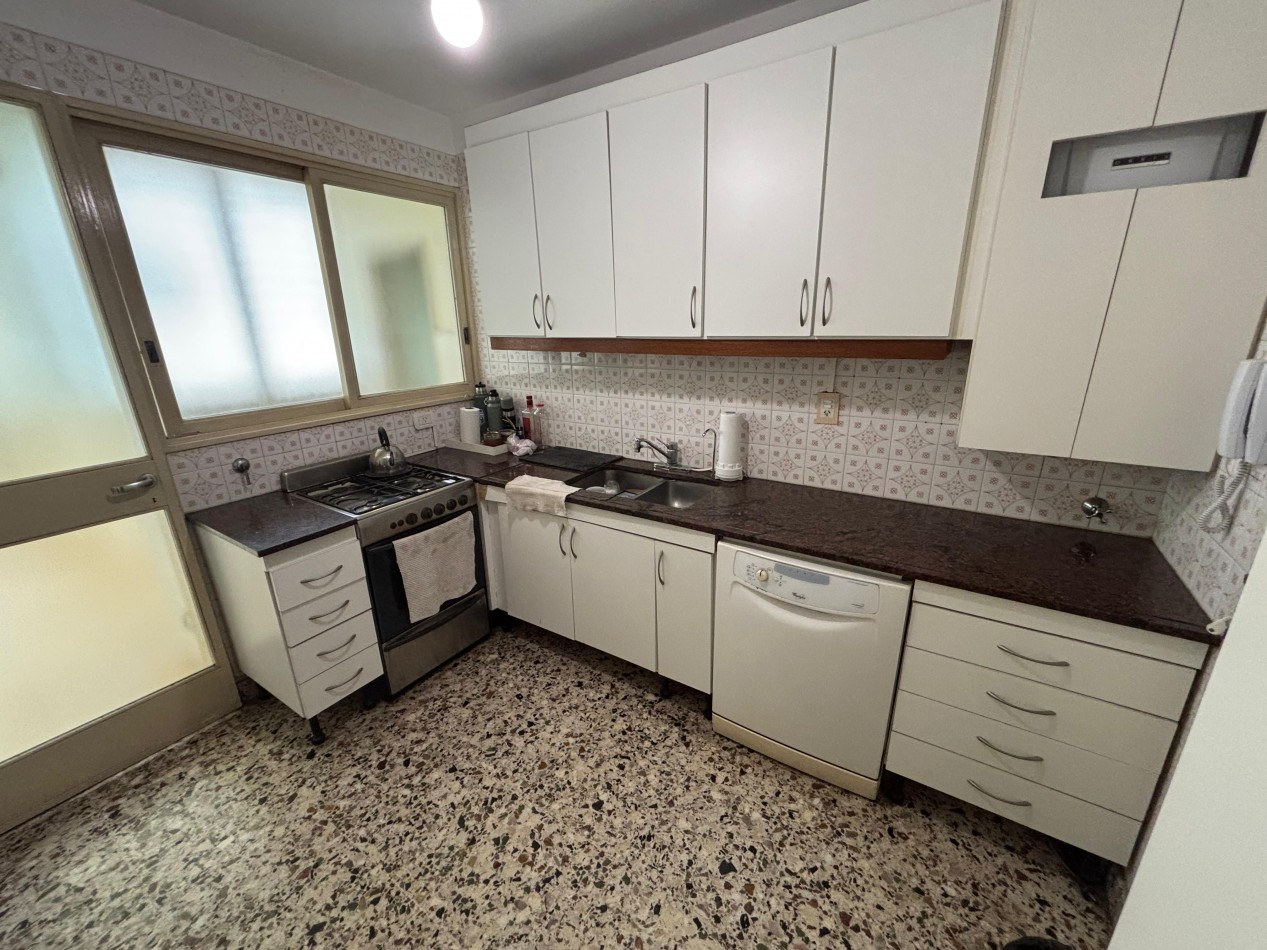 Depto 4 Amb. Dep. de Servicio y Cochera