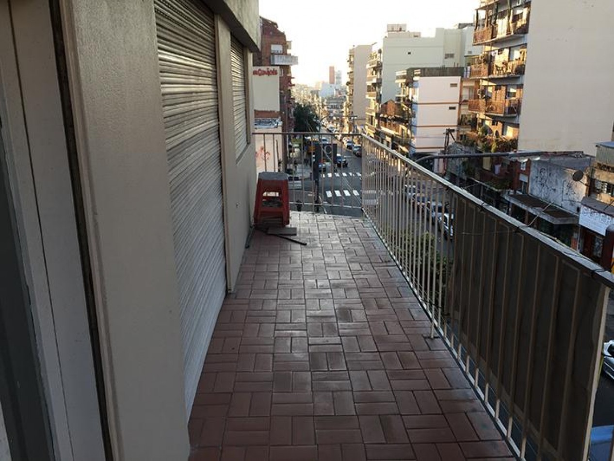 Departamento de 4 ambientes con cochera en alquiler - San Martin centro