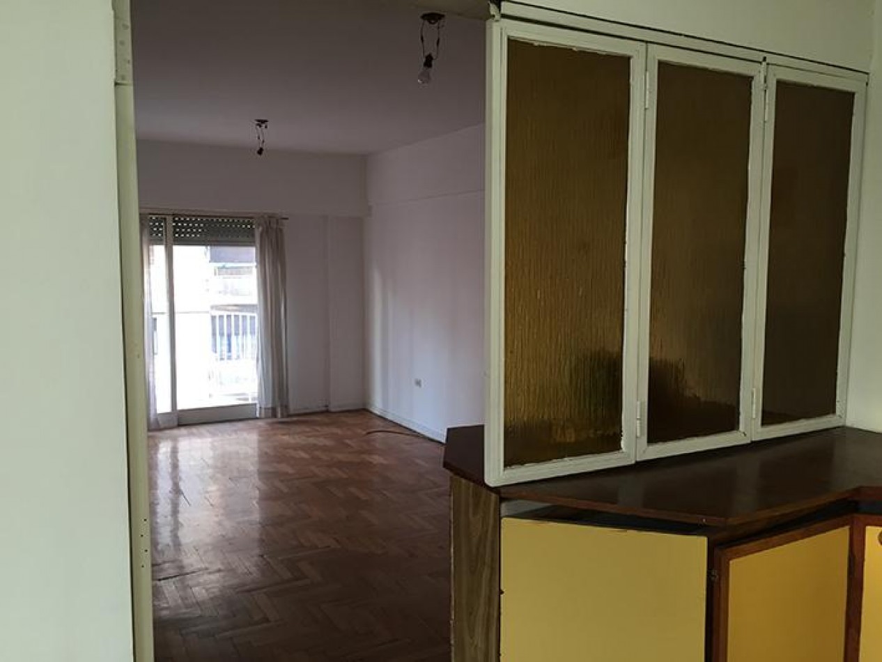 Departamento de 4 ambientes con cochera en alquiler - San Martin centro