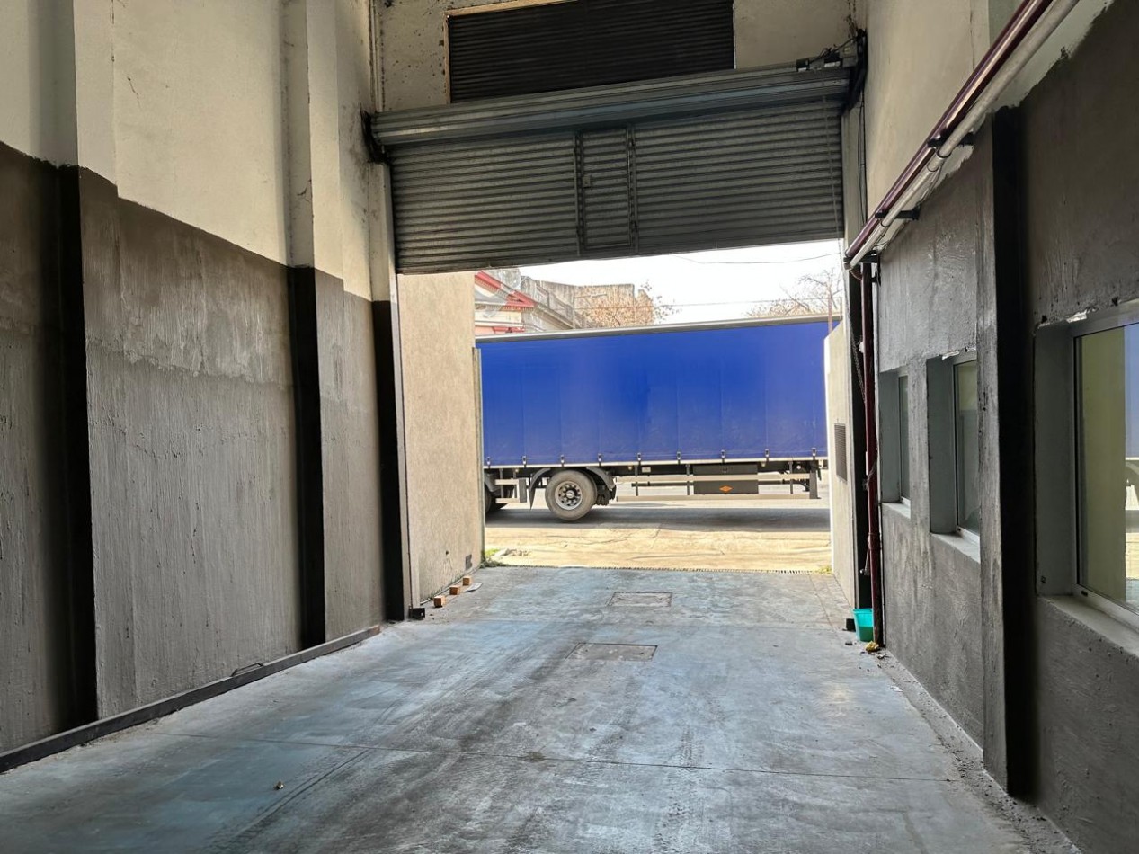 Galpon de dos plantas - Barracas