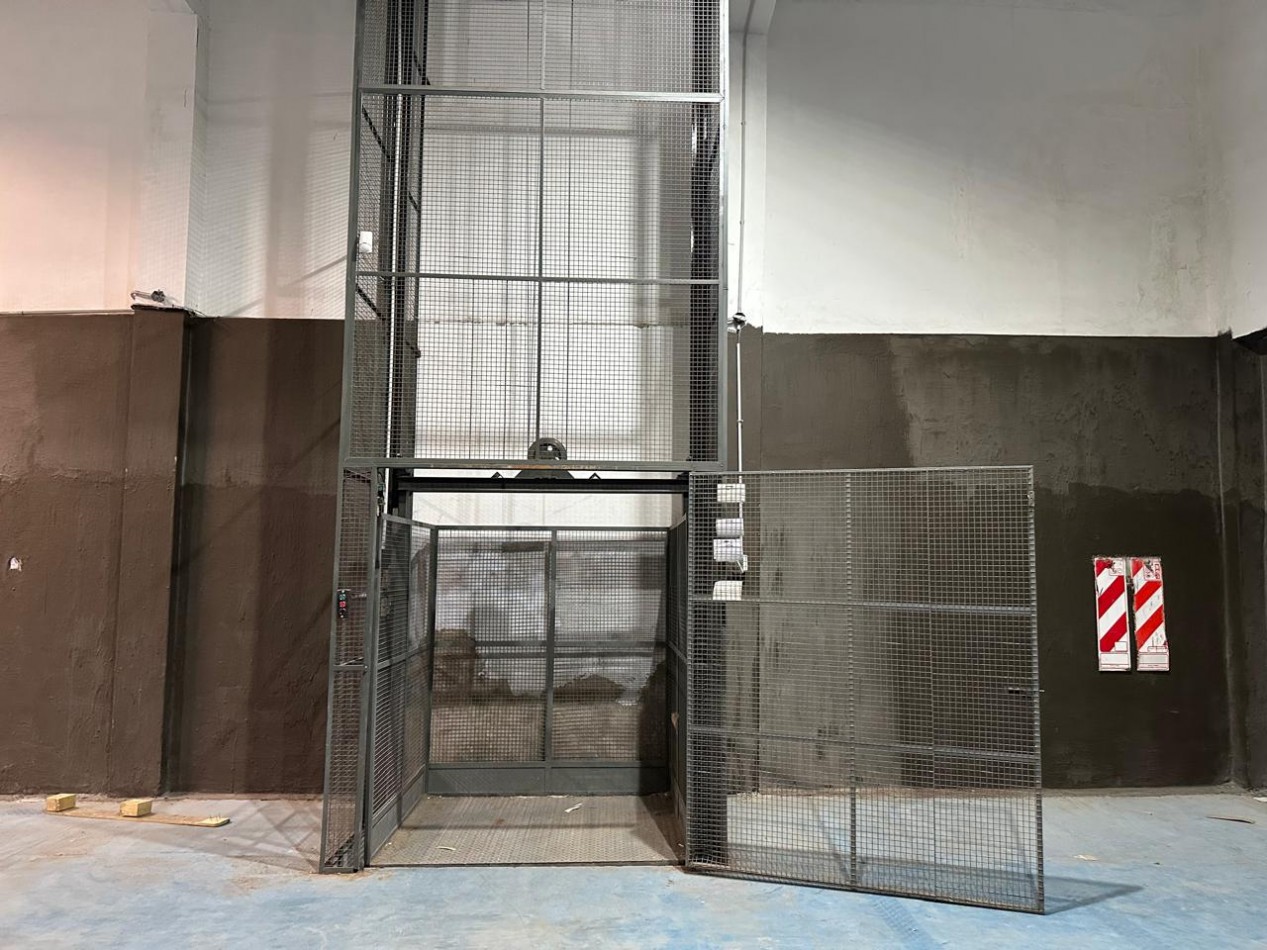 Galpon de dos plantas - Barracas