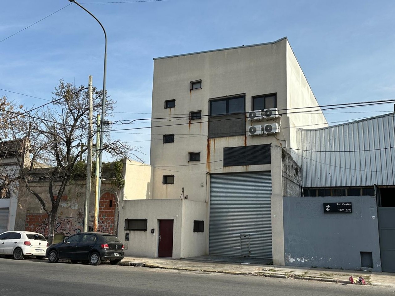 Galpon de dos plantas - Barracas