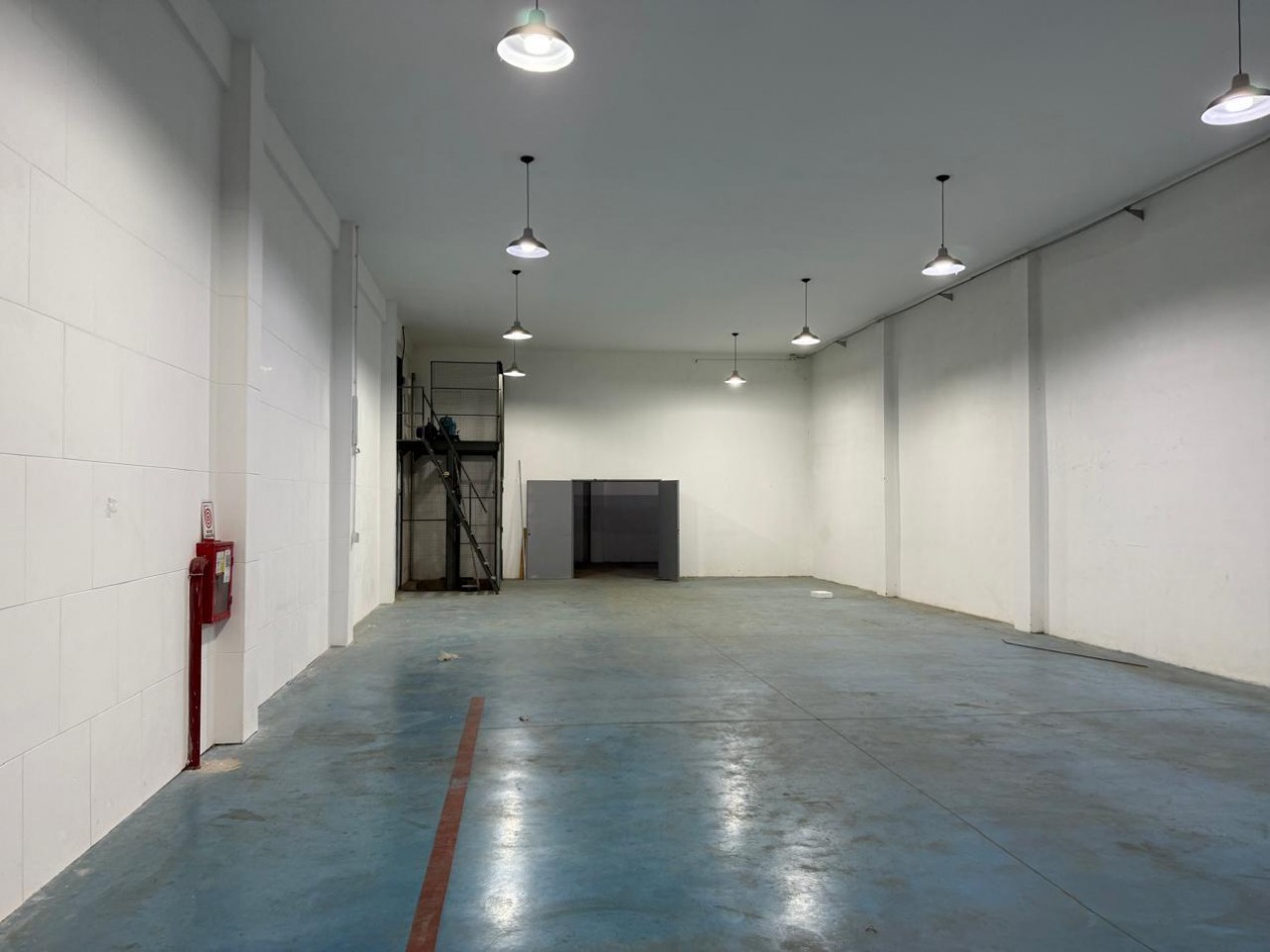 Galpon de dos plantas - Barracas