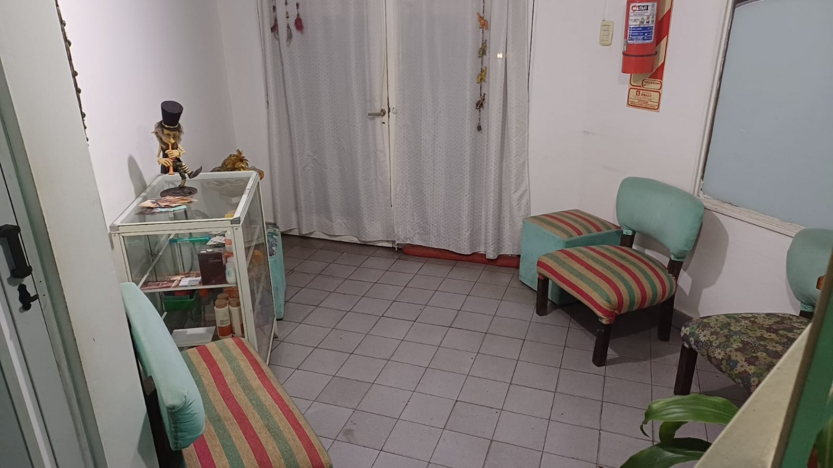 Local esquina - Centro San Martin. 