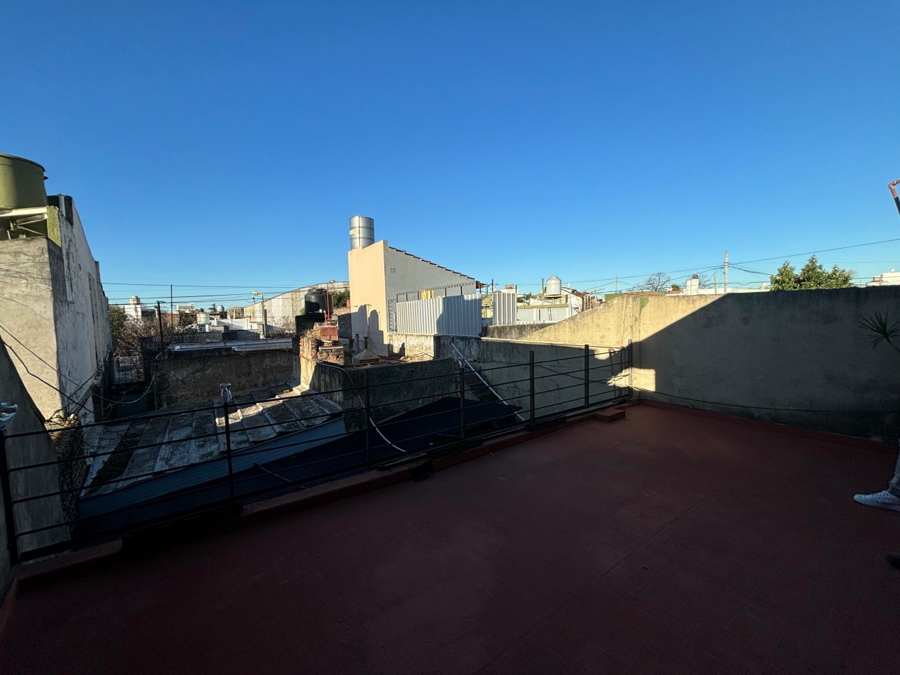 PH al fondo de 3 ambientes en venta - Villa Lynch