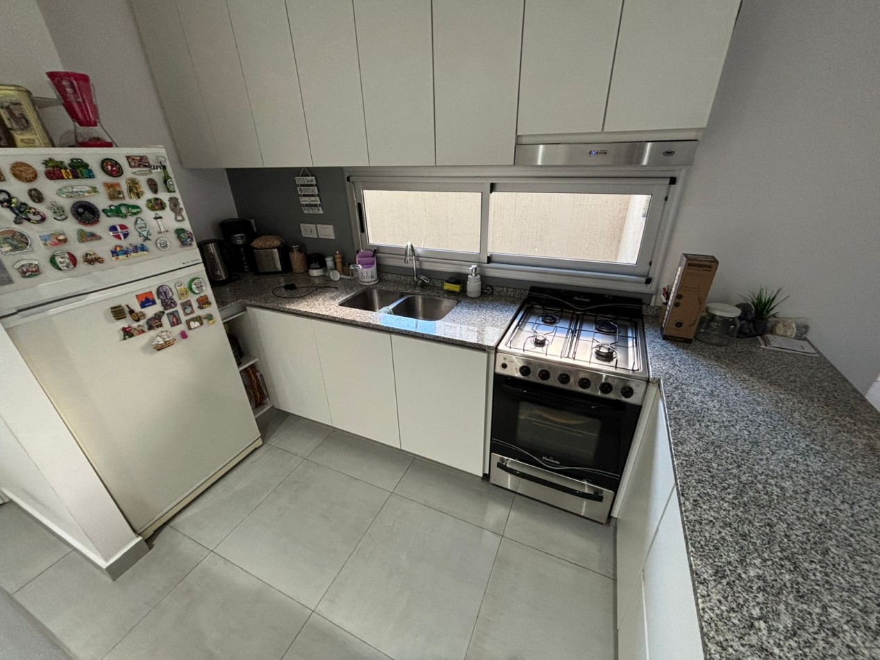 Depto. 2 ambientes divido - Centro San Martin.