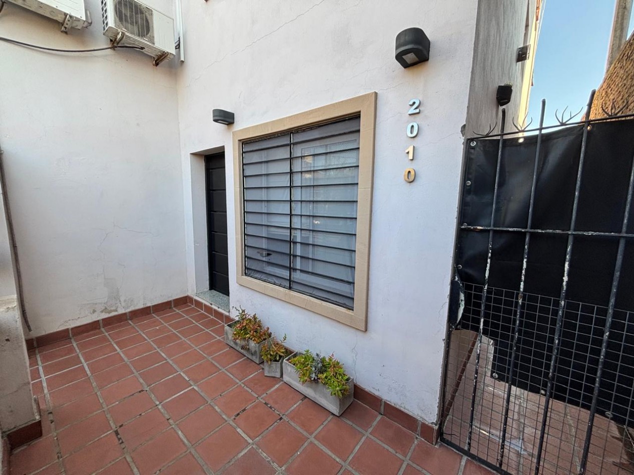 Hermosa casa de 4 ambientes en venta - Villa Lynch