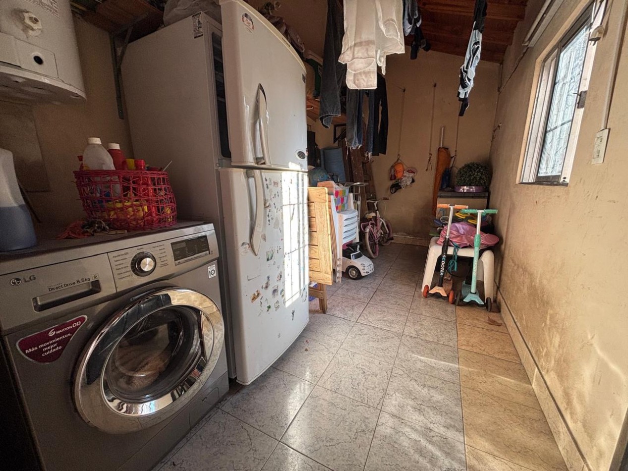 Hermosa casa de 4 ambientes en venta - Villa Lynch