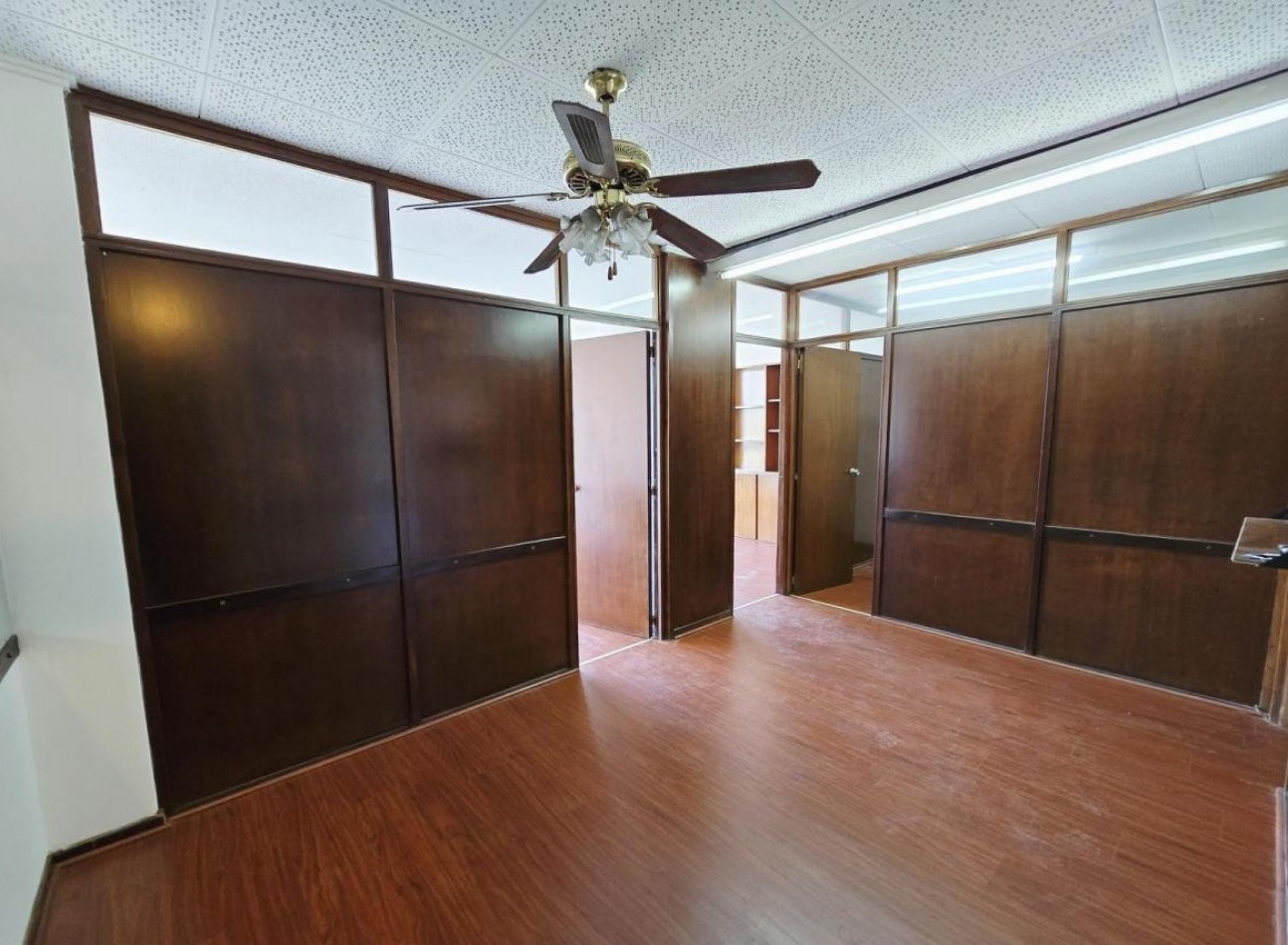 Hermosa oficina de 3 ambientes en alquiler - San Martin centro