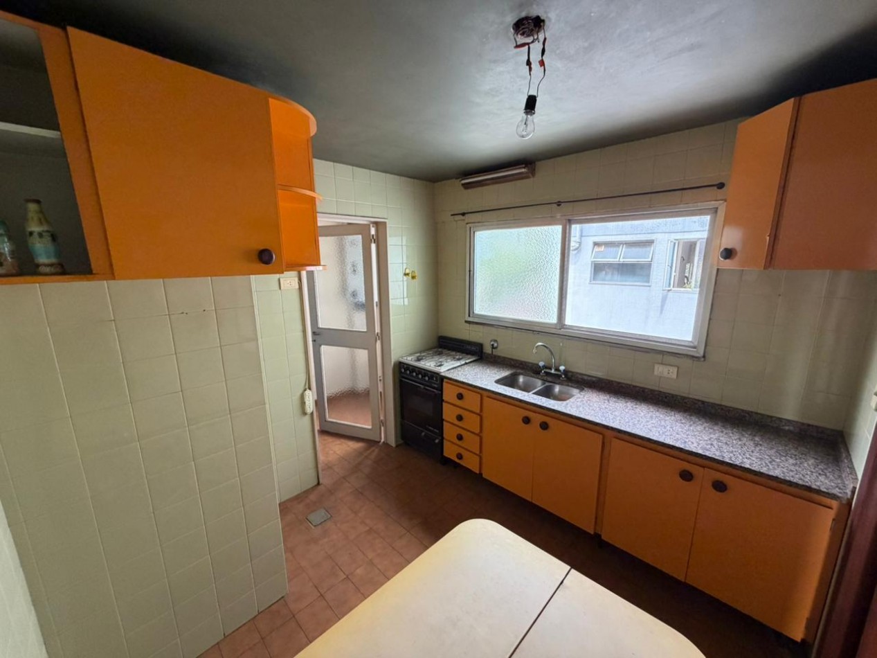 OPORTUNIDAD Excelente departamento semipiso de 3 ambientes - Centro San Martin