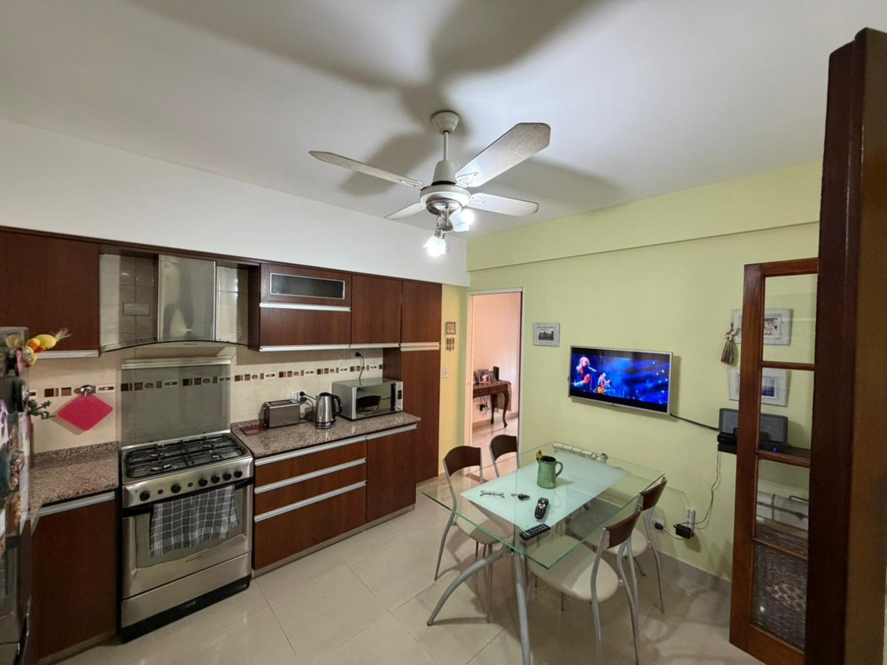 Departamento de 4 ambientes de categoria CON COCHERA en venta - San Martin centro