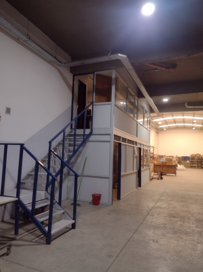 Deposito y departamento 4 ambientes venta en block