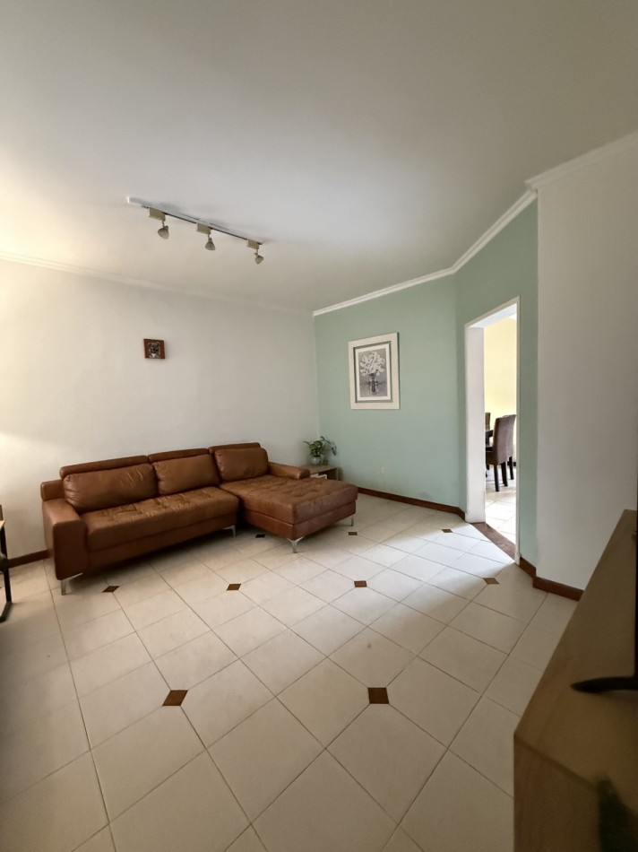 CASA DE 5 AMBIENTES - VILLA BALLESTER