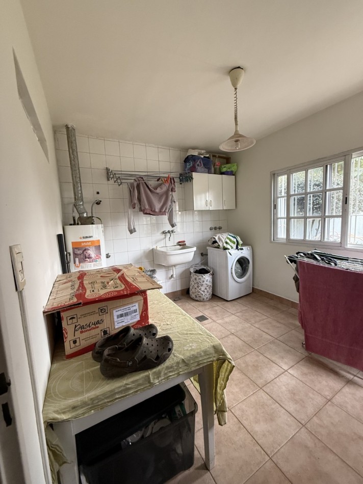 CASA DE 5 AMBIENTES - VILLA BALLESTER