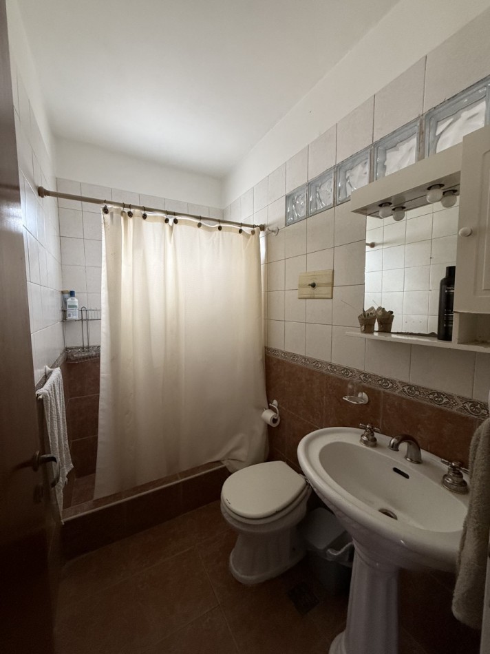 CASA DE 5 AMBIENTES - VILLA BALLESTER