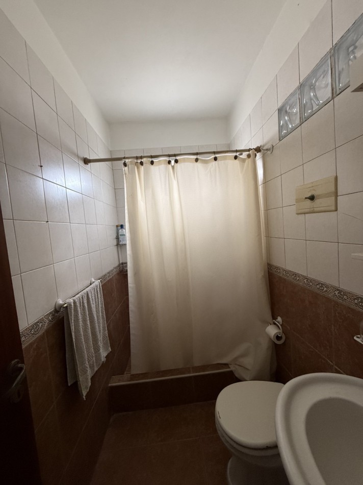 CASA DE 5 AMBIENTES - VILLA BALLESTER