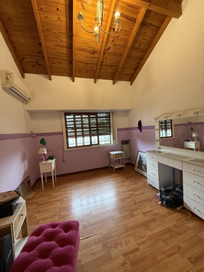 CASA DE 5 AMBIENTES - VILLA BALLESTER