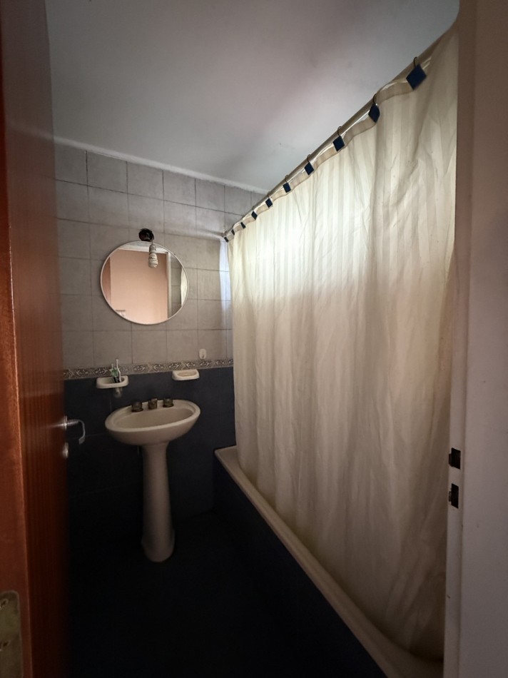 CASA DE 5 AMBIENTES - VILLA BALLESTER