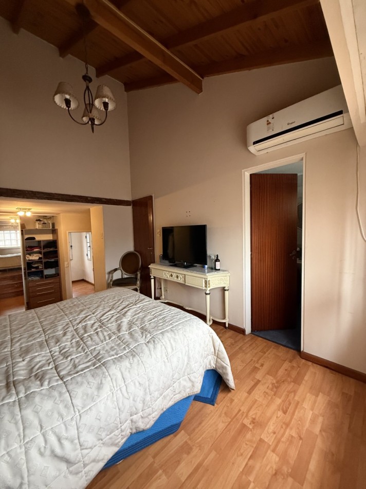 CASA DE 5 AMBIENTES - VILLA BALLESTER