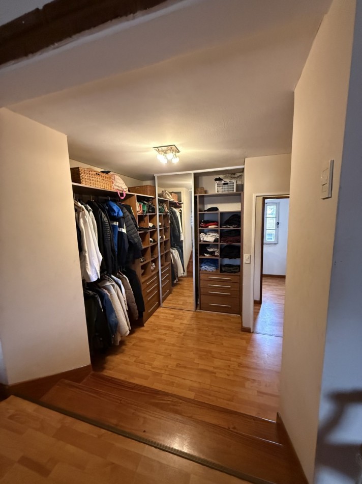 CASA DE 5 AMBIENTES - VILLA BALLESTER