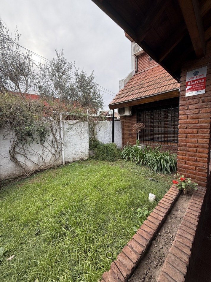 CASA DE 5 AMBIENTES - VILLA BALLESTER
