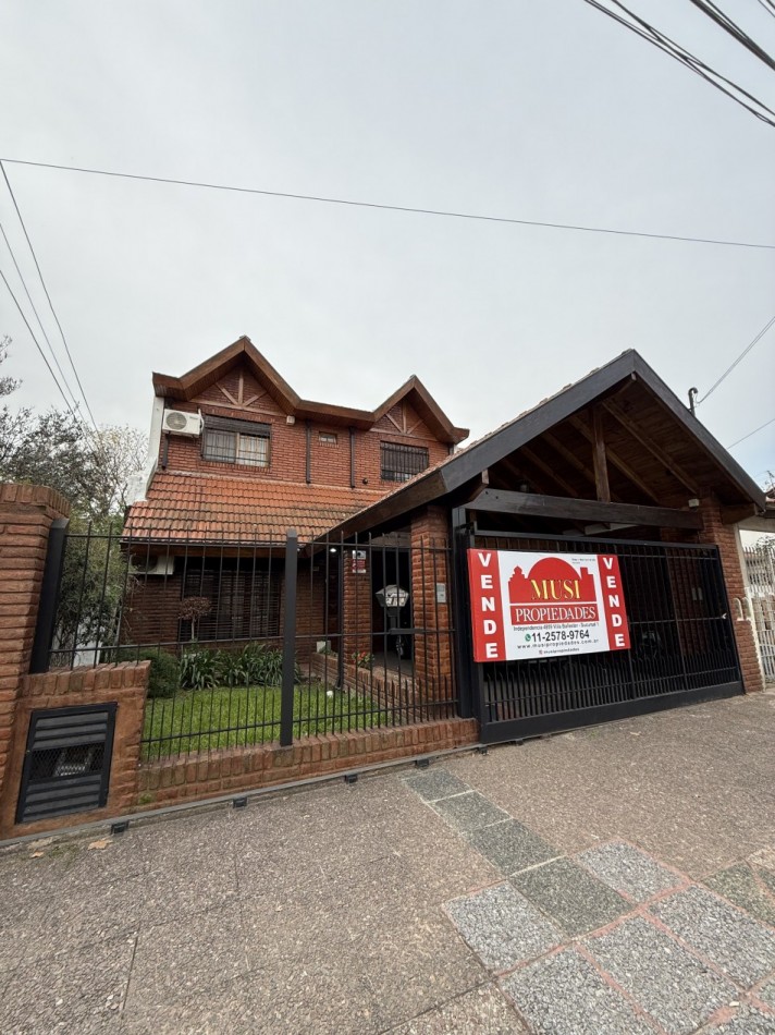 CASA DE 5 AMBIENTES - VILLA BALLESTER