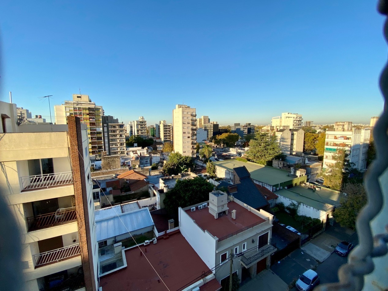 Amplio 3 Ambientes amoblado + COCHERA  - Centro San Martin. 