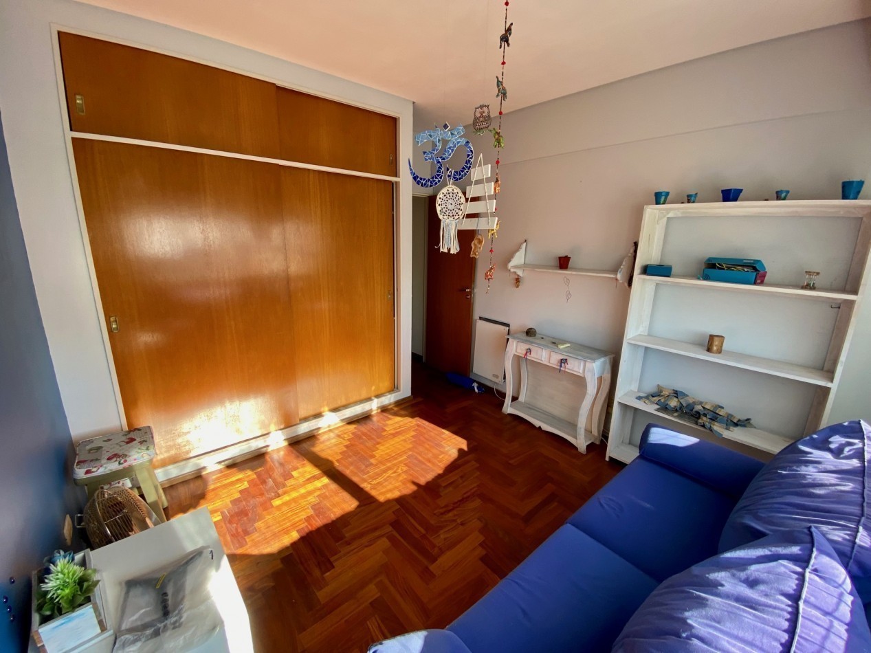 Amplio 3 Ambientes amoblado + COCHERA  - Centro San Martin. 