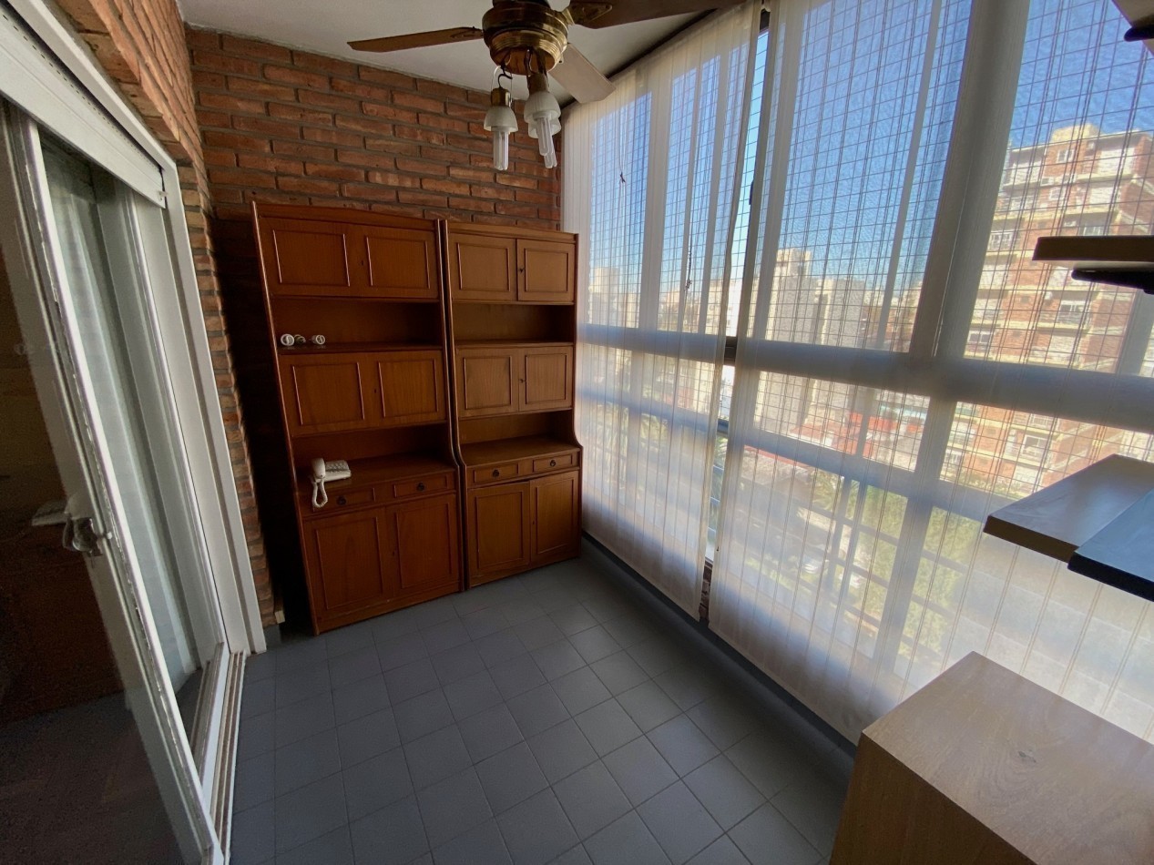 Amplio 3 Ambientes amoblado + COCHERA  - Centro San Martin. 